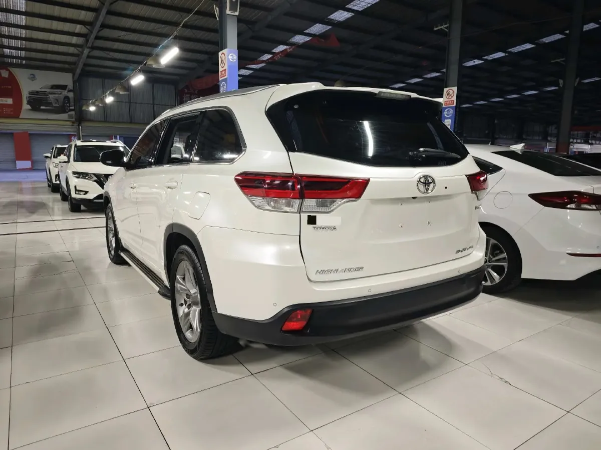 2018 Jeep Grand Commander 2.0T 265HP L4 9AT,autocango,china used car exporter,china ev exporter,chinese used car exporter,chinese used ev exporter