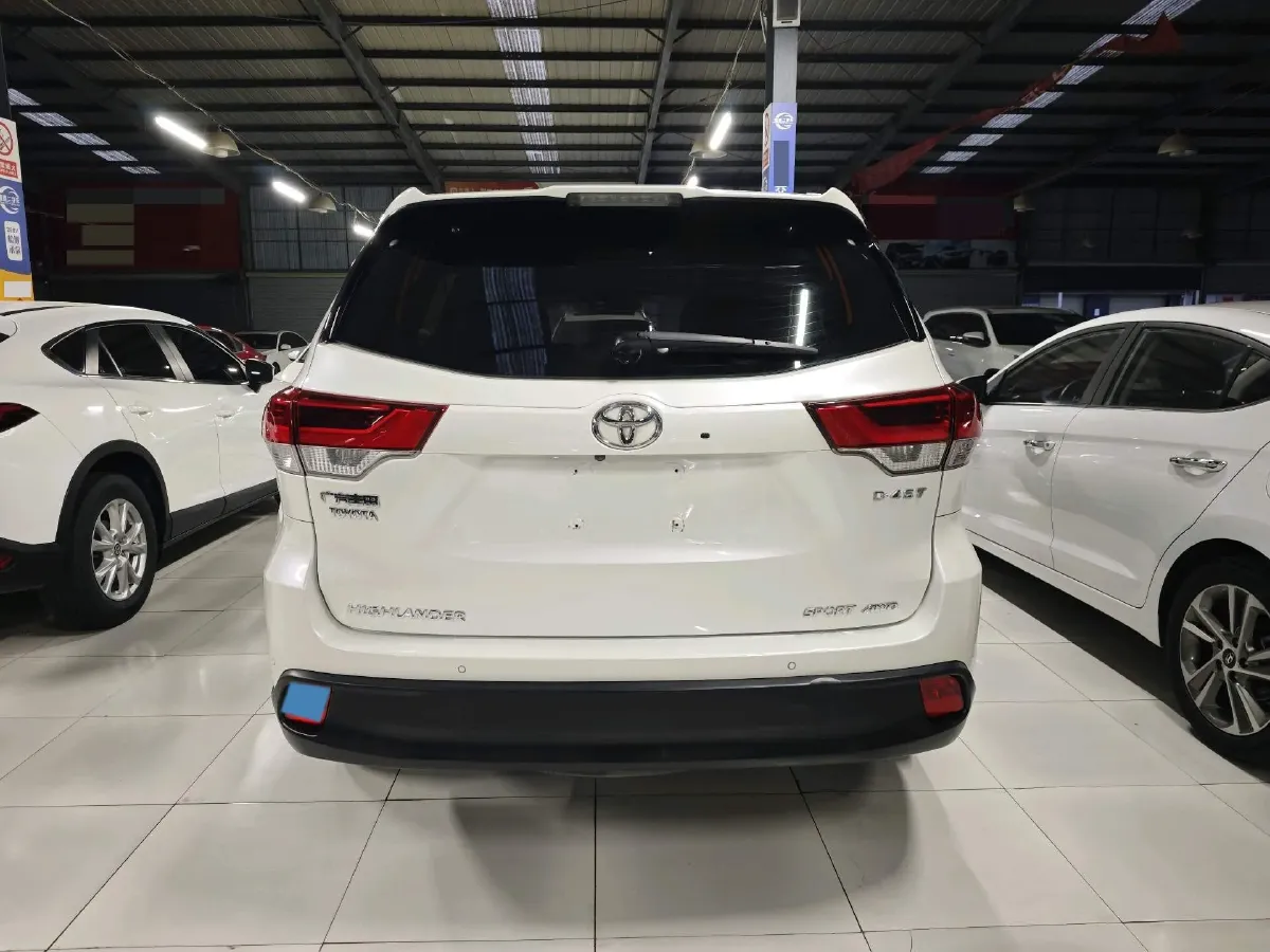 2018 Jeep Grand Commander 2.0T 265HP L4 9AT,autocango,china used car exporter,china ev exporter,chinese used car exporter,chinese used ev exporter