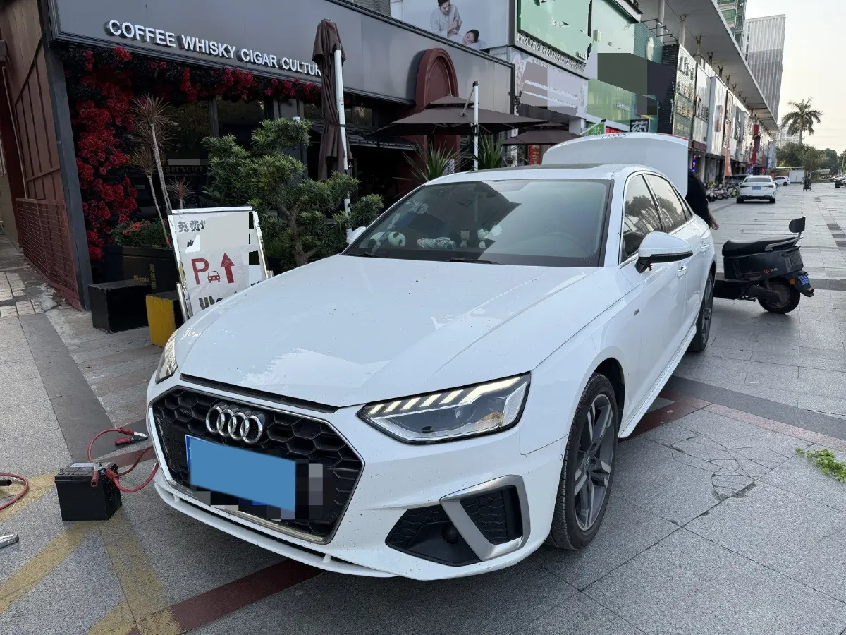 2020 Audi A4L 2.0T 190HP L4 7DCT,autocango,china used car exporter,china ev exporter,chinese used car exporter,chinese used ev exporter