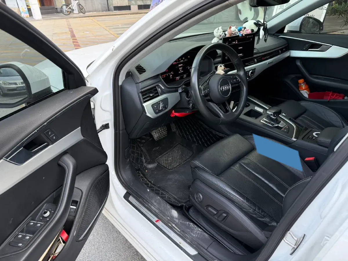 2020 Audi A4L 2.0T 190HP L4 7DCT,autocango,china used car exporter,china ev exporter,chinese used car exporter,chinese used ev exporter