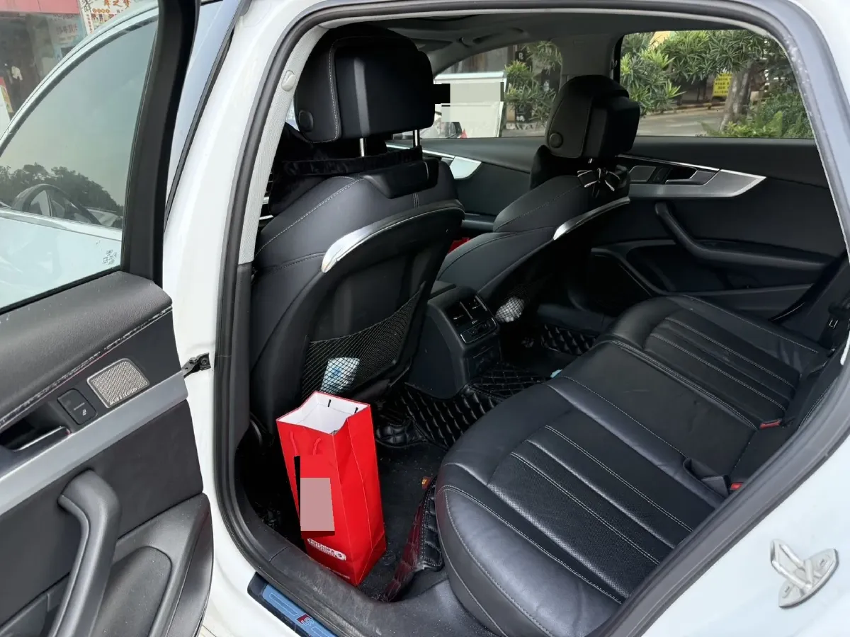 2020 Audi A4L 2.0T 190HP L4 7DCT,autocango,china used car exporter,china ev exporter,chinese used car exporter,chinese used ev exporter