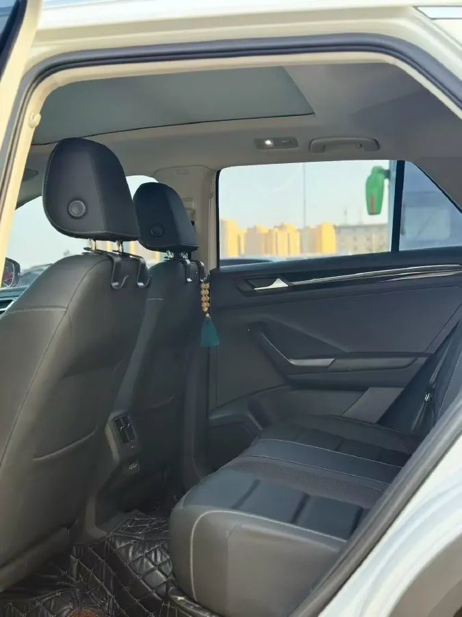 2020 Volkswagen T-Roc 1.4T 150HP L4 7DCT,autocango,china used car exporter,china ev exporter,chinese used car exporter,chinese used ev exporter