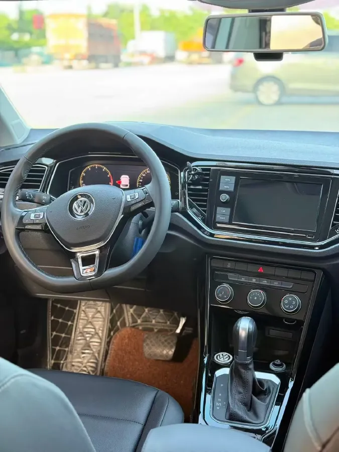 2020 Volkswagen T-Roc 1.4T 150HP L4 7DCT,autocango,china used car exporter,china ev exporter,chinese used car exporter,chinese used ev exporter