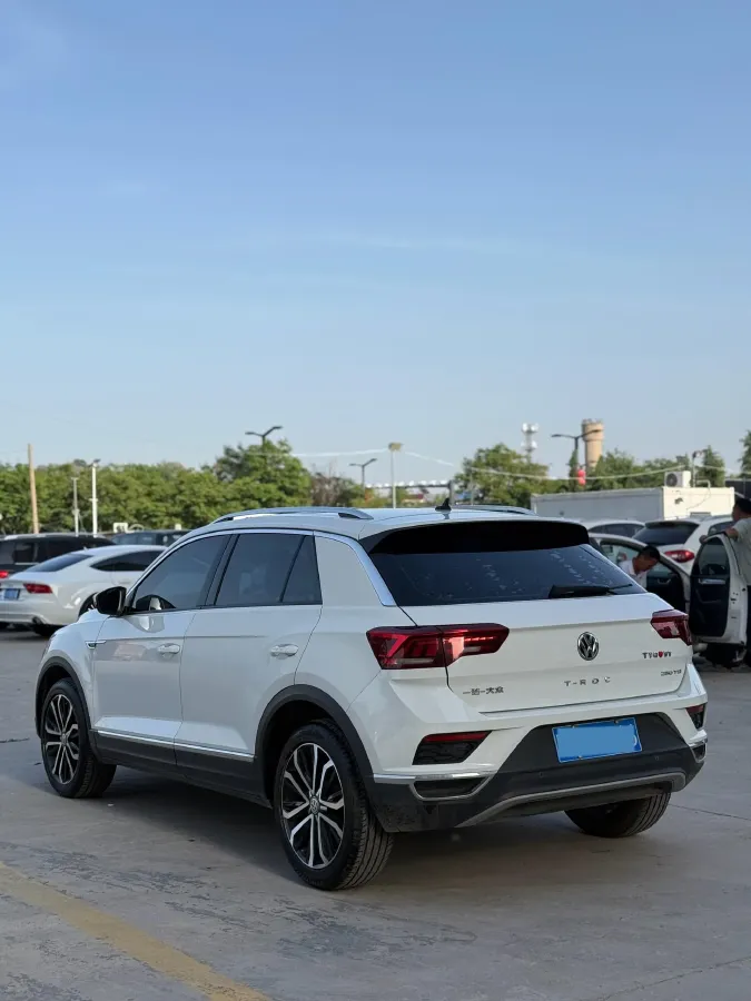2020 Volkswagen T-Roc 1.4T 150HP L4 7DCT,autocango,china used car exporter,china ev exporter,chinese used car exporter,chinese used ev exporter