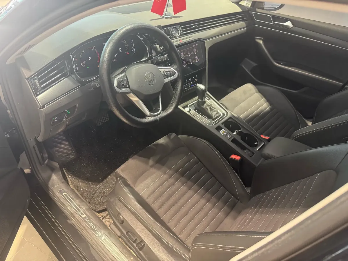 2020 Volkswagen Magotan 2.0T 186HP L4 7DCT,autocango,china used car exporter,china ev exporter,chinese used car exporter,chinese used ev exporter