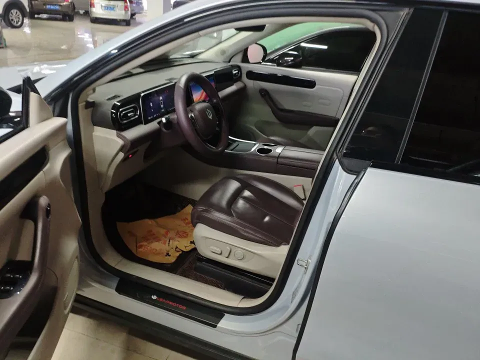 2023 Leapmotor C11 Range Extended 131HP REEV 30.1KWH,autocango,china used car exporter,china ev exporter,chinese used car exporter,chinese used ev exporter