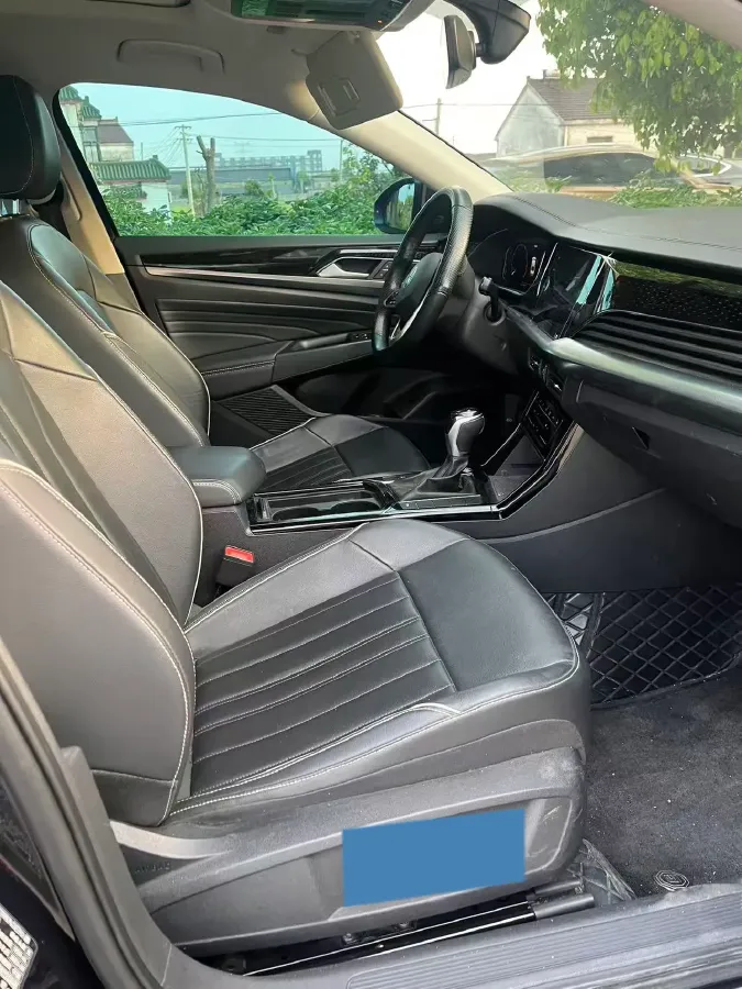 2023 Volkswagen Passat 2.0T 186HP L4 7DCT,autocango,china used car exporter,china ev exporter,chinese used car exporter,chinese used ev exporter