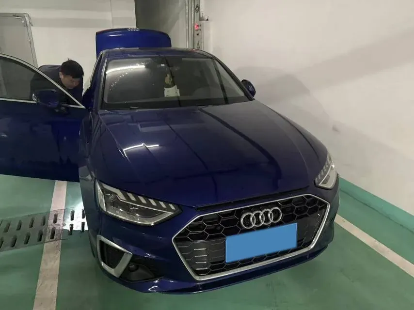 2020 Audi A4L 2.0T 190HP L4 7DCT,autocango,china used car exporter,china ev exporter,chinese used car exporter,chinese used ev exporter