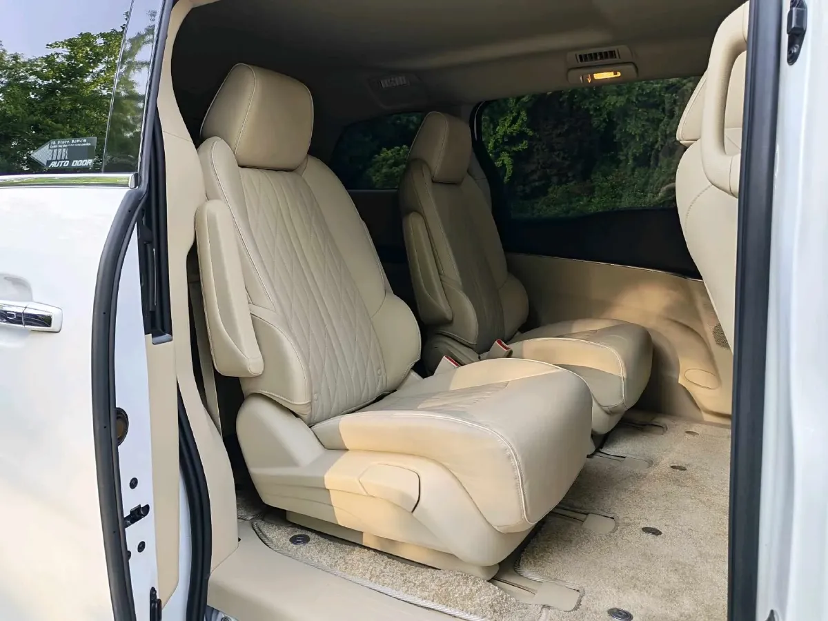 2023 Buick GL8 2.0T 237HP L4 9AT,autocango,china used car exporter,china ev exporter,chinese used car exporter,chinese used ev exporter