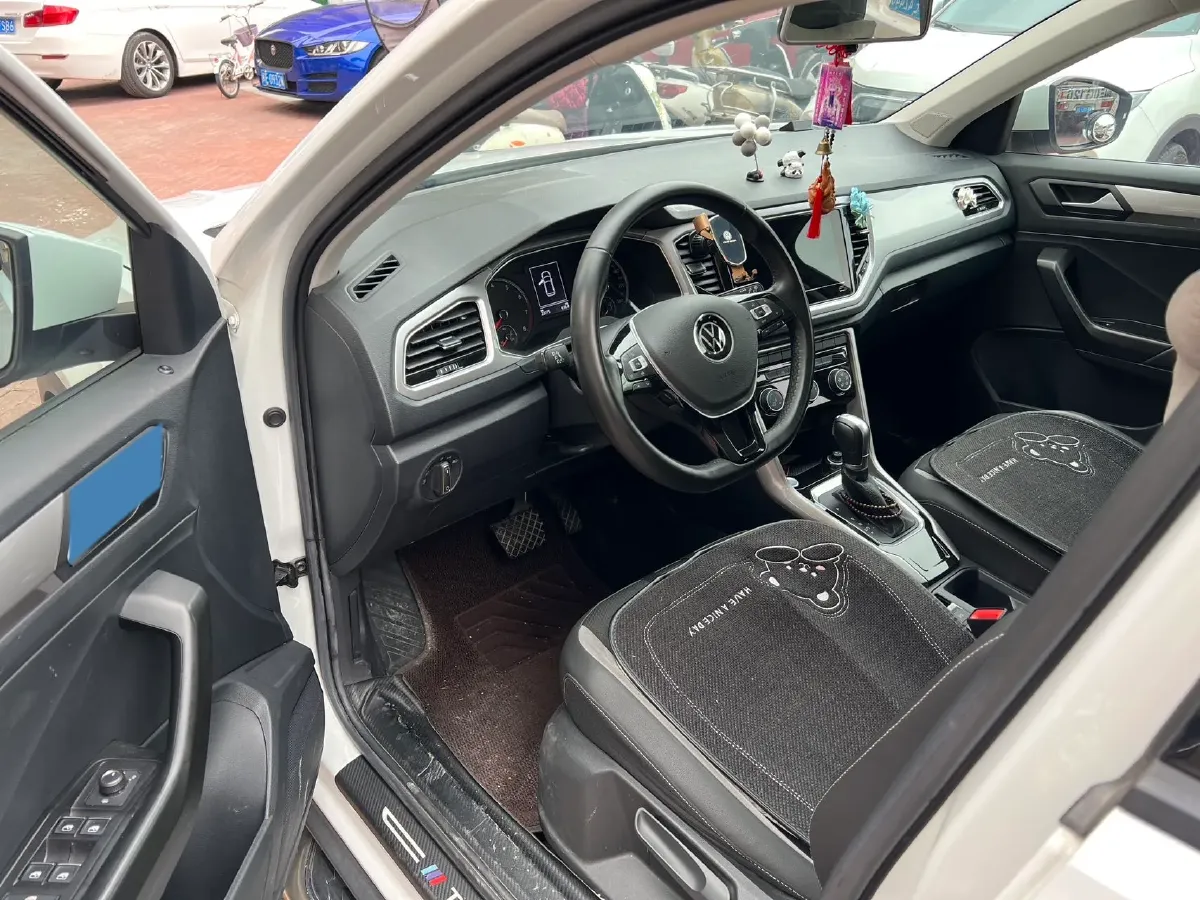 2022 Volkswagen T-Roc 1.4T 150HP L4 7DCT,autocango,china used car exporter,china ev exporter,chinese used car exporter,chinese used ev exporter