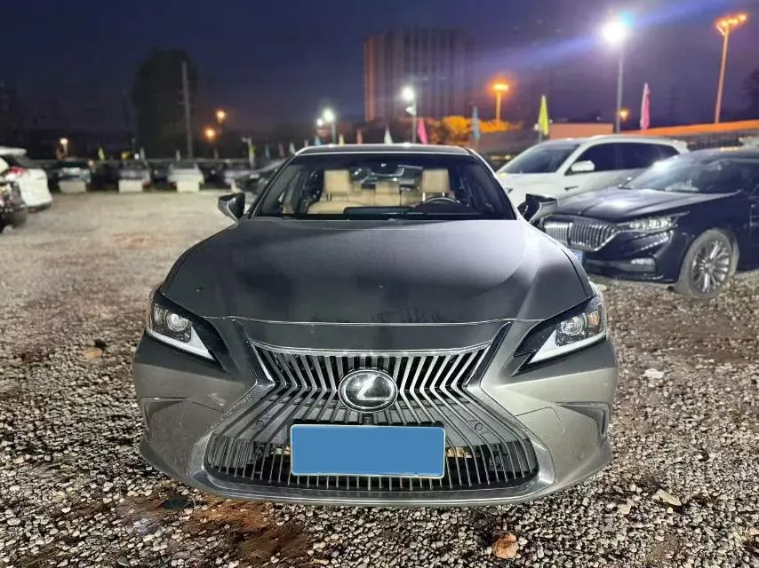 2020 Lexus ES 2.0L 173HP L4 CVT,autocango,china used car exporter,china ev exporter,chinese used car exporter,chinese used ev exporter