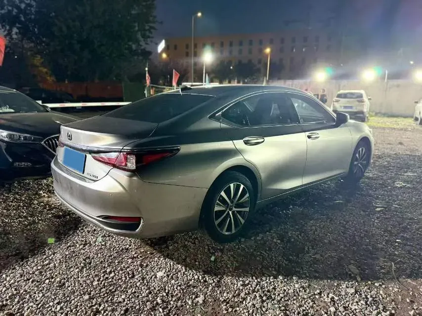 2020 Lexus ES 2.0L 173HP L4 CVT,autocango,china used car exporter,china ev exporter,chinese used car exporter,chinese used ev exporter