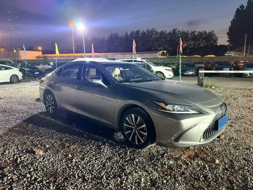 2020 Lexus ES 2.0L 173HP L4 CVT,autocango,china used car exporter,china ev exporter,chinese used car exporter,chinese used ev exporter
