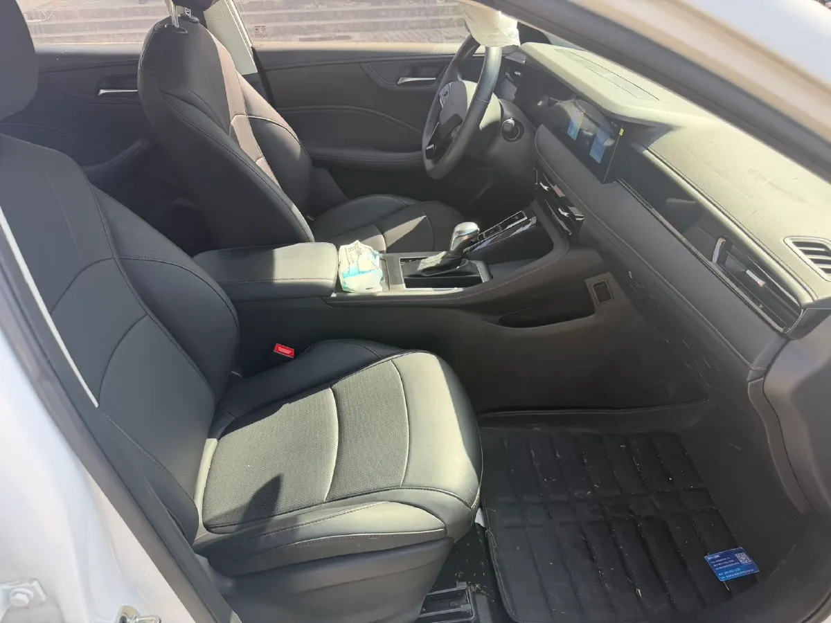 2023 Roewe i5 1.5L 129HP L4 CVT,autocango,china used car exporter,china ev exporter,chinese used car exporter,chinese used ev exporter