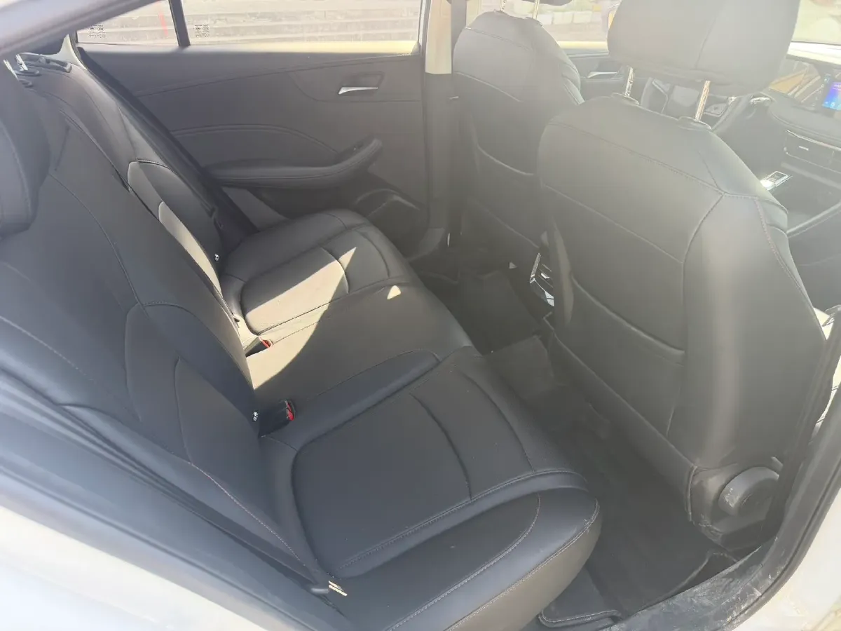 2023 Roewe i5 1.5L 129HP L4 CVT,autocango,china used car exporter,china ev exporter,chinese used car exporter,chinese used ev exporter