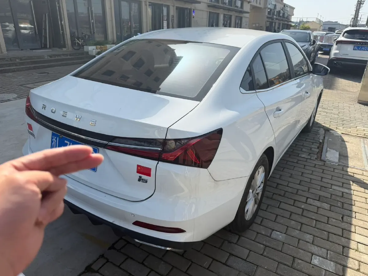 2023 Roewe i5 1.5L 129HP L4 CVT,autocango,china used car exporter,china ev exporter,chinese used car exporter,chinese used ev exporter