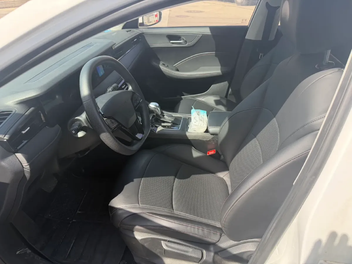 2023 Roewe i5 1.5L 129HP L4 CVT,autocango,china used car exporter,china ev exporter,chinese used car exporter,chinese used ev exporter