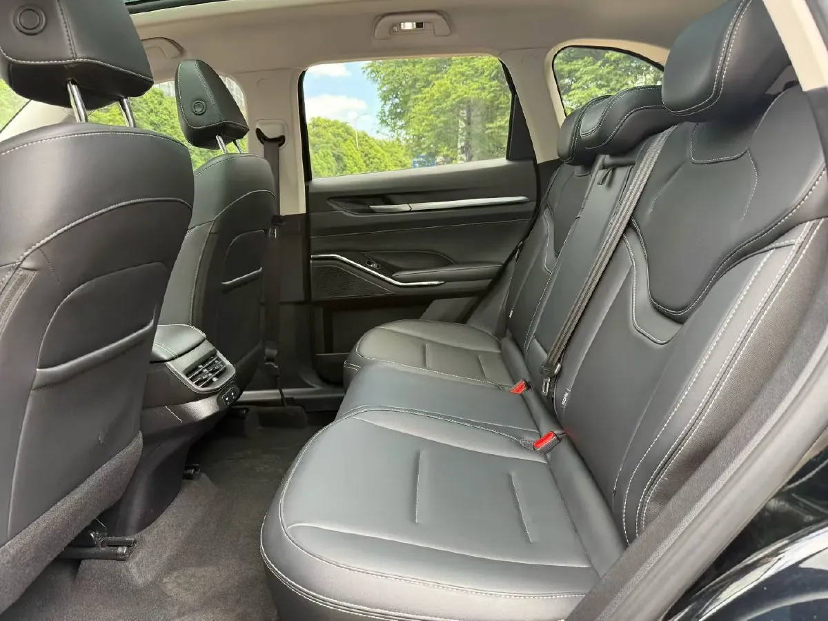 2022 Haval H6 1.5T 184HP L4 7DCT,autocango,china used car exporter,china ev exporter,chinese used car exporter,chinese used ev exporter