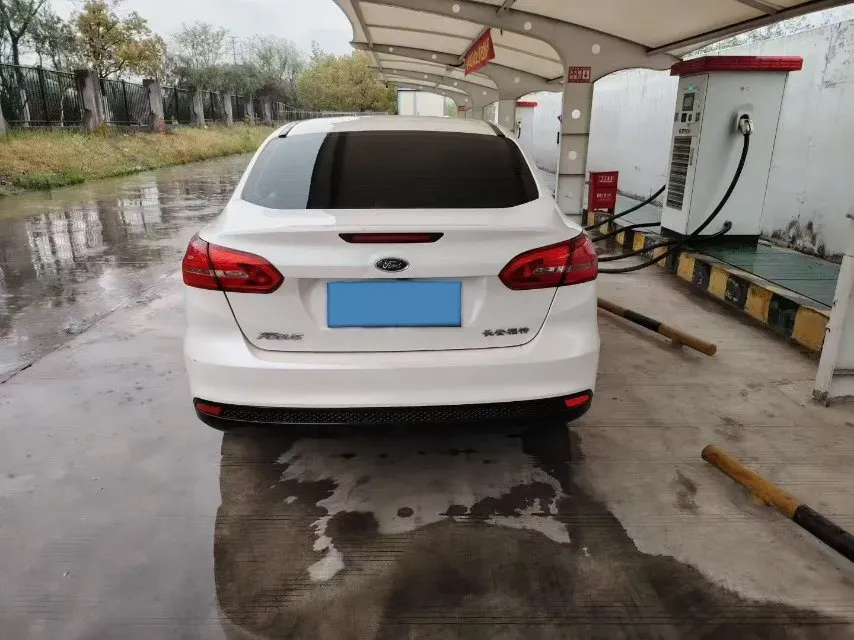 2017 Ford Focus 1.6L 125HP L4 6DCT,autocango,china used car exporter,china ev exporter,chinese used car exporter,chinese used ev exporter