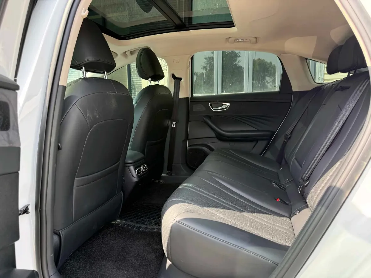 2025 Roewe D7 1.5L 112HP L4 1DHT PHEV 19.7KWH,autocango,china used car exporter,china ev exporter,chinese used car exporter,chinese used ev exporter