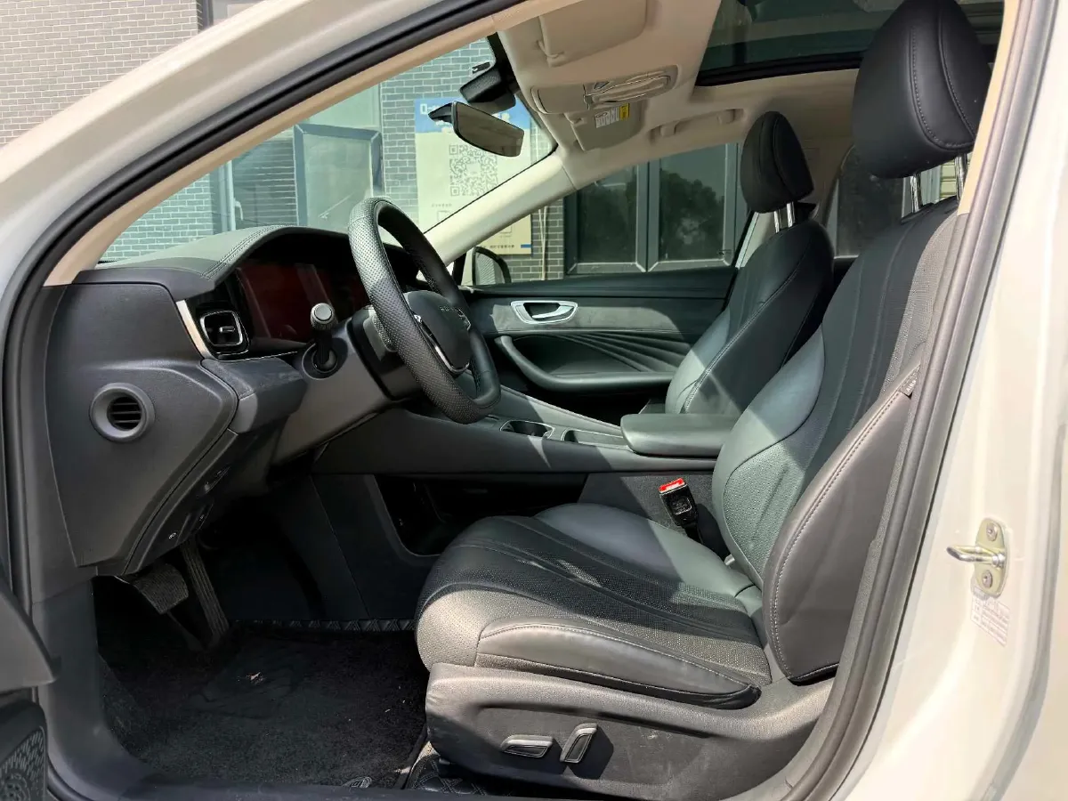 2025 Roewe D7 1.5L 112HP L4 1DHT PHEV 19.7KWH,autocango,china used car exporter,china ev exporter,chinese used car exporter,chinese used ev exporter