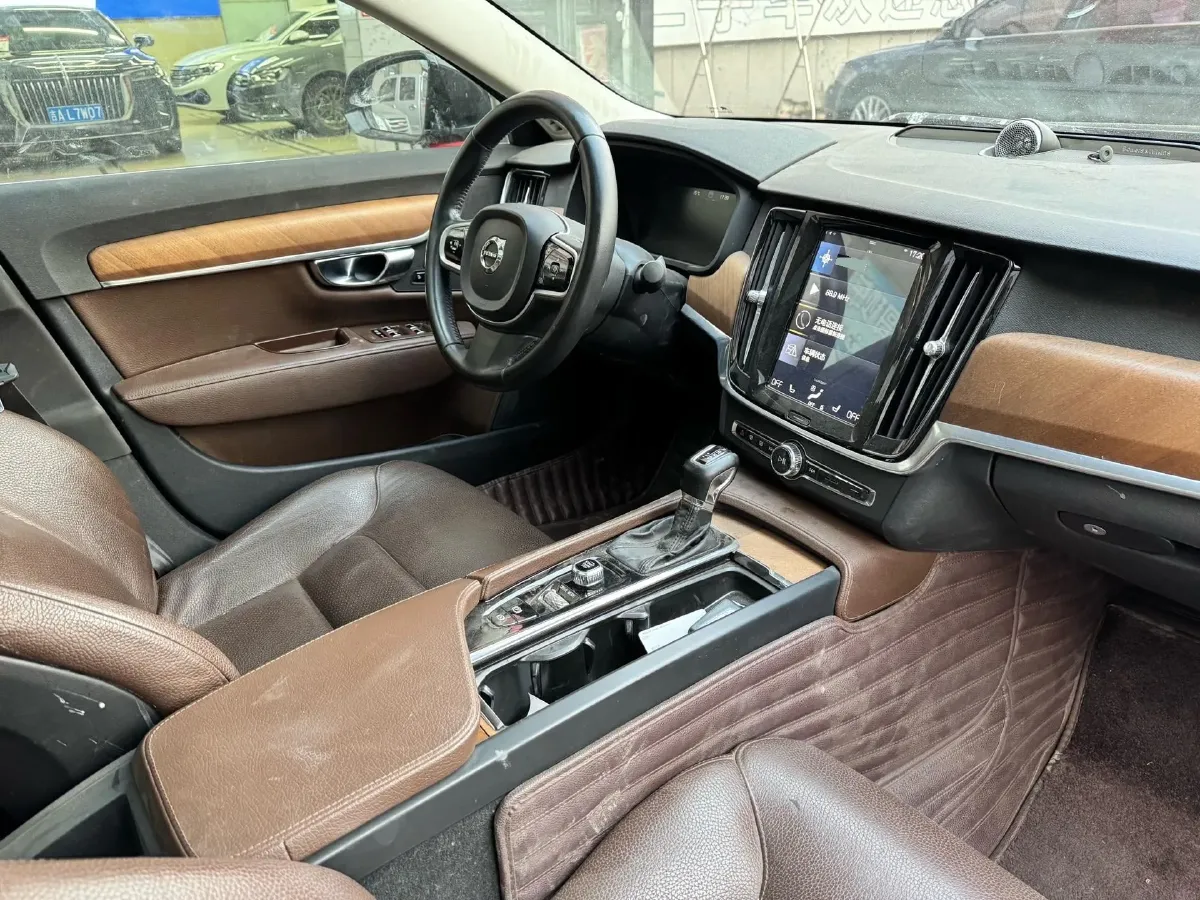2019 Infiniti Q70 2.0T 211HP L4 7AT,autocango,china used car exporter,china ev exporter,chinese used car exporter,chinese used ev exporter