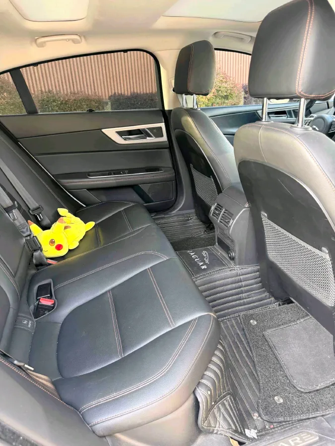 2019 Land Rover Discovery Sport 2.0T 200HP L4 9AT,autocango,china used car exporter,china ev exporter,chinese used car exporter,chinese used ev exporter