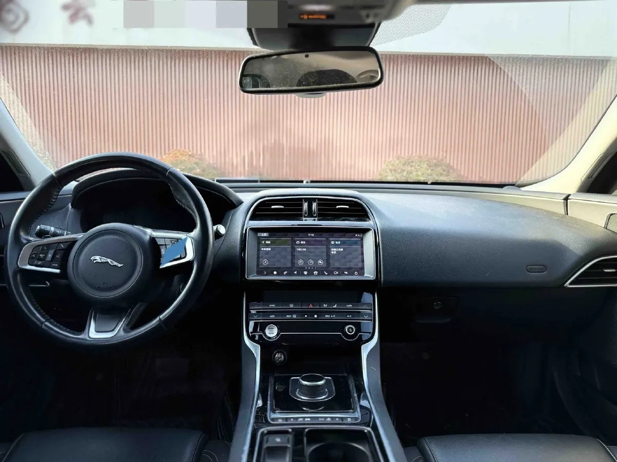 2019 Land Rover Discovery Sport 2.0T 200HP L4 9AT,autocango,china used car exporter,china ev exporter,chinese used car exporter,chinese used ev exporter