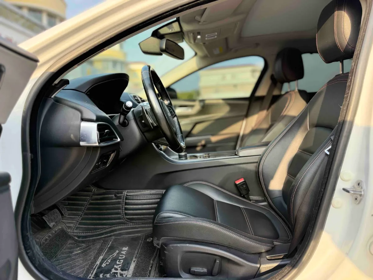 2019 Land Rover Discovery Sport 2.0T 200HP L4 9AT,autocango,china used car exporter,china ev exporter,chinese used car exporter,chinese used ev exporter