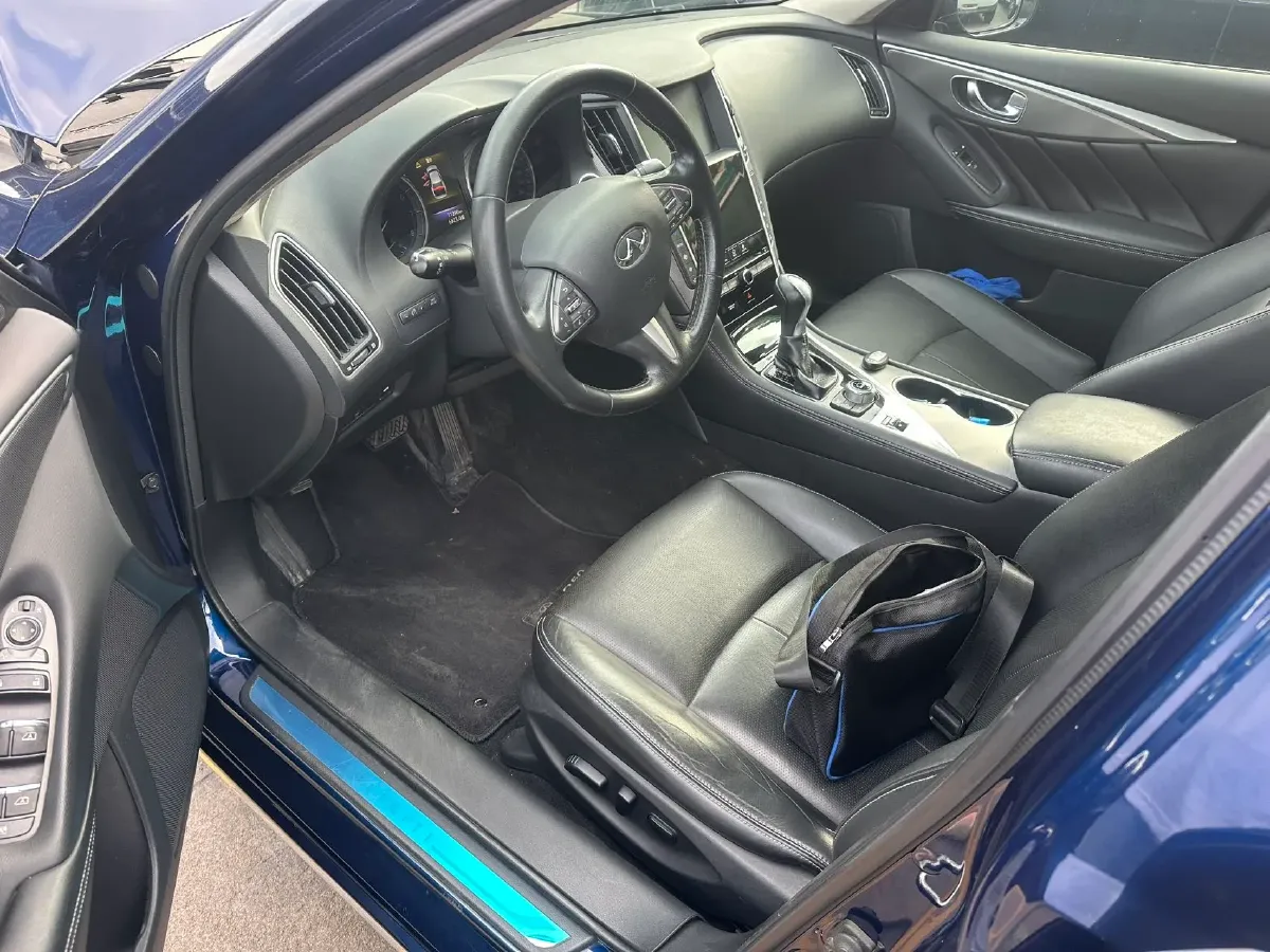 2016 Infiniti Q50L 2.0T 211HP L4 7AT,autocango,china used car exporter,china ev exporter,chinese used car exporter,chinese used ev exporter