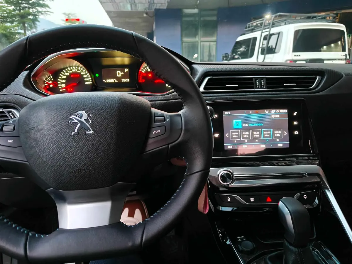 2018 Peugeot 308 1.6L 117HP L4 6AT,autocango,china used car exporter,china ev exporter,chinese used car exporter,chinese used ev exporter