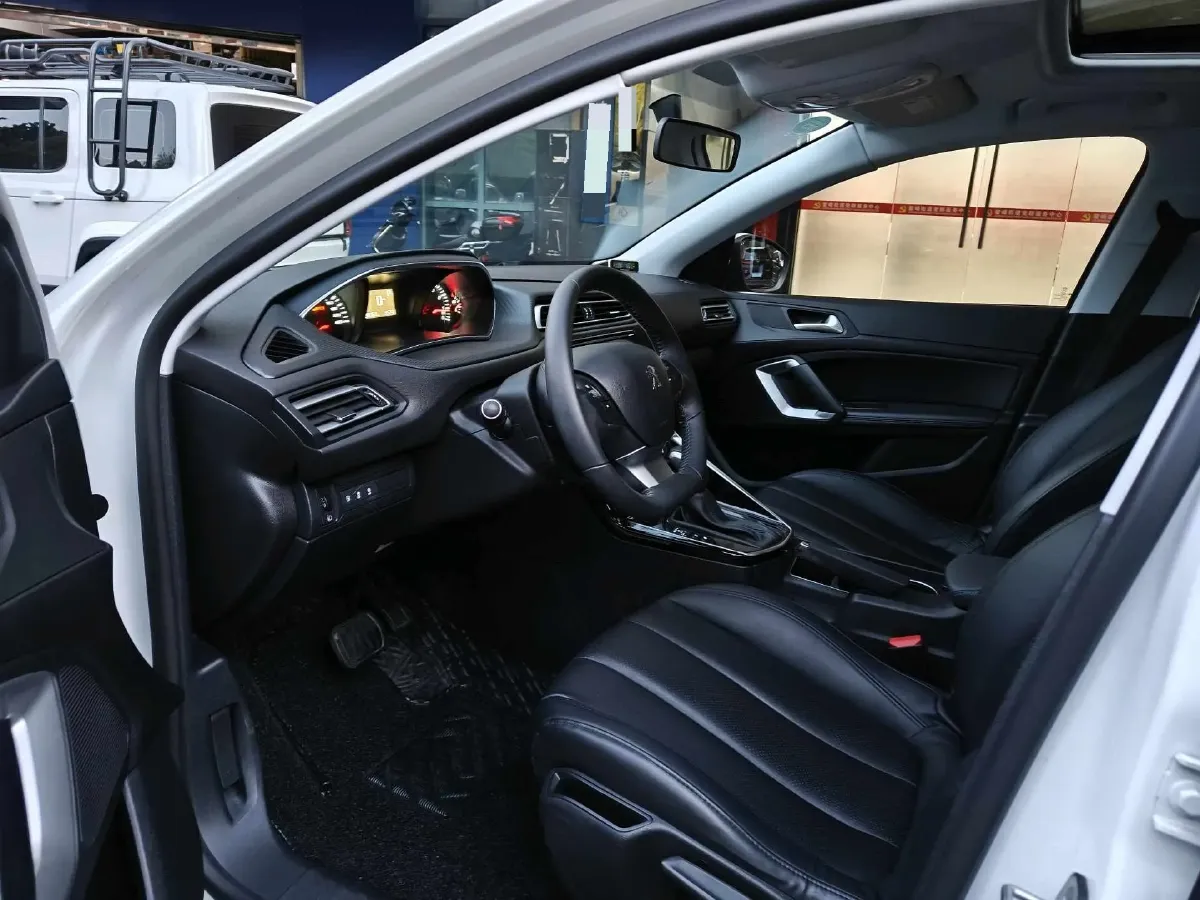 2018 Peugeot 308 1.6L 117HP L4 6AT,autocango,china used car exporter,china ev exporter,chinese used car exporter,chinese used ev exporter