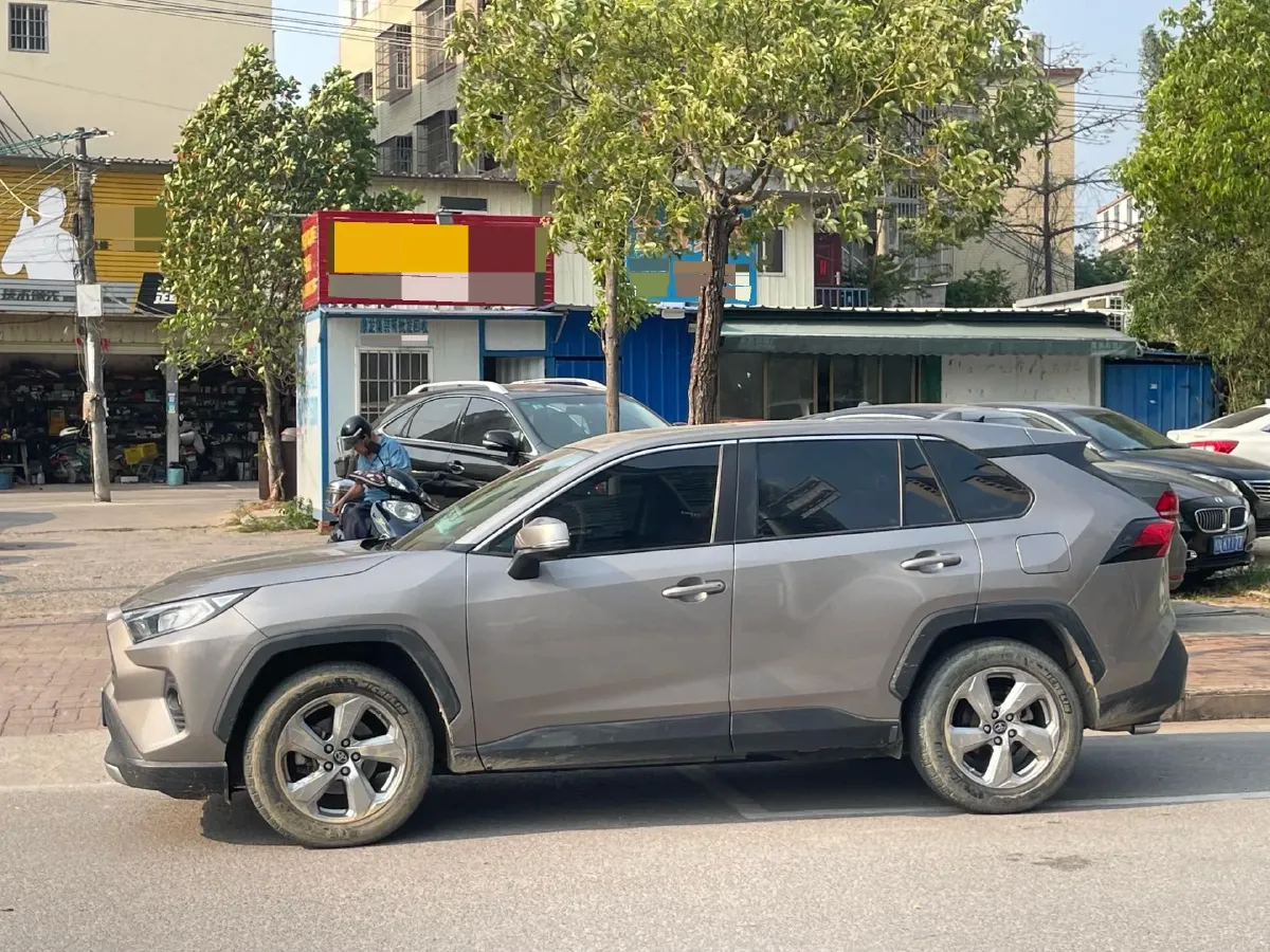 2021 Toyota RAV4 2.0L 171HP L4 CVT,autocango,china used car exporter,china ev exporter,chinese used car exporter,chinese used ev exporter