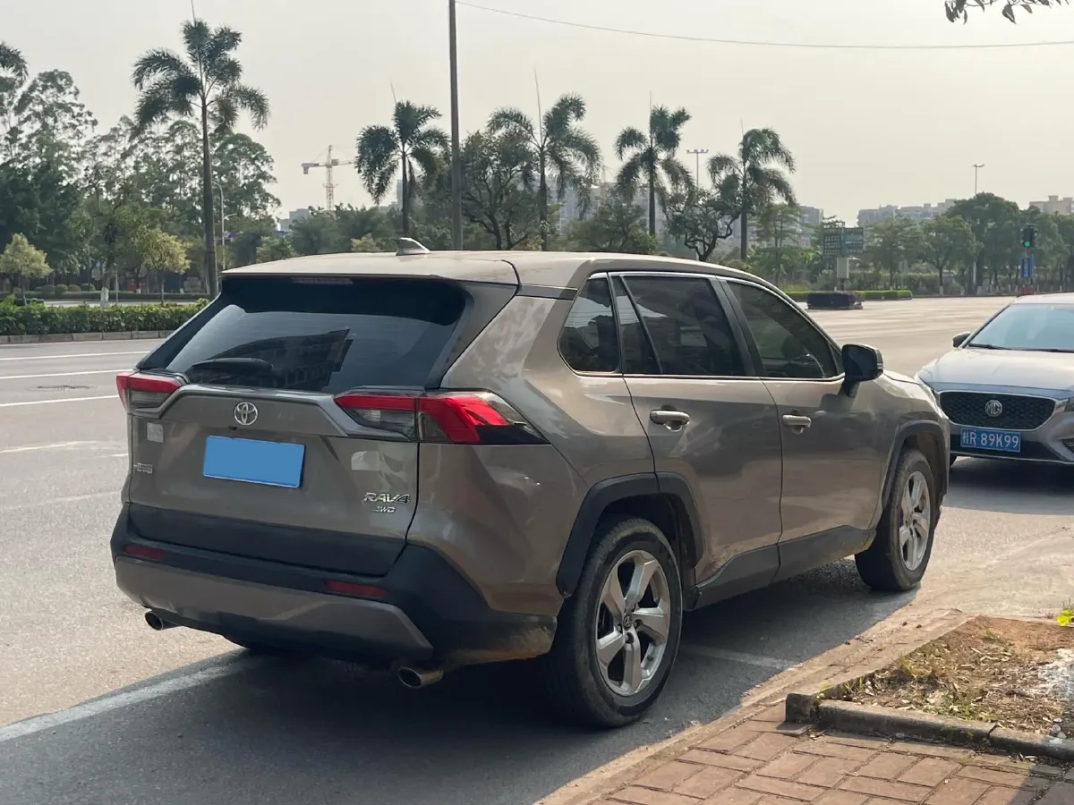 2021 Toyota RAV4 2.0L 171HP L4 CVT,autocango,china used car exporter,china ev exporter,chinese used car exporter,chinese used ev exporter