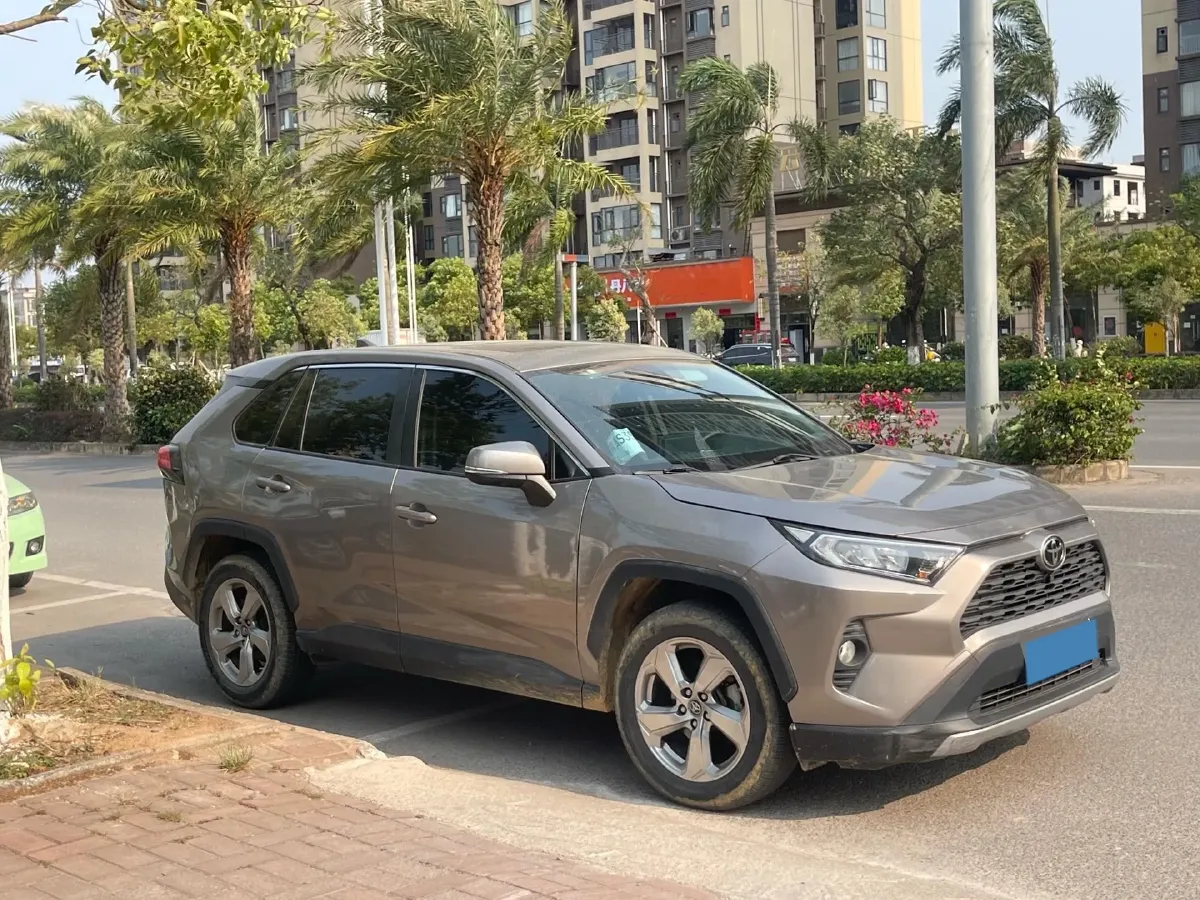 2021 Toyota RAV4 2.0L 171HP L4 CVT,autocango,china used car exporter,china ev exporter,chinese used car exporter,chinese used ev exporter