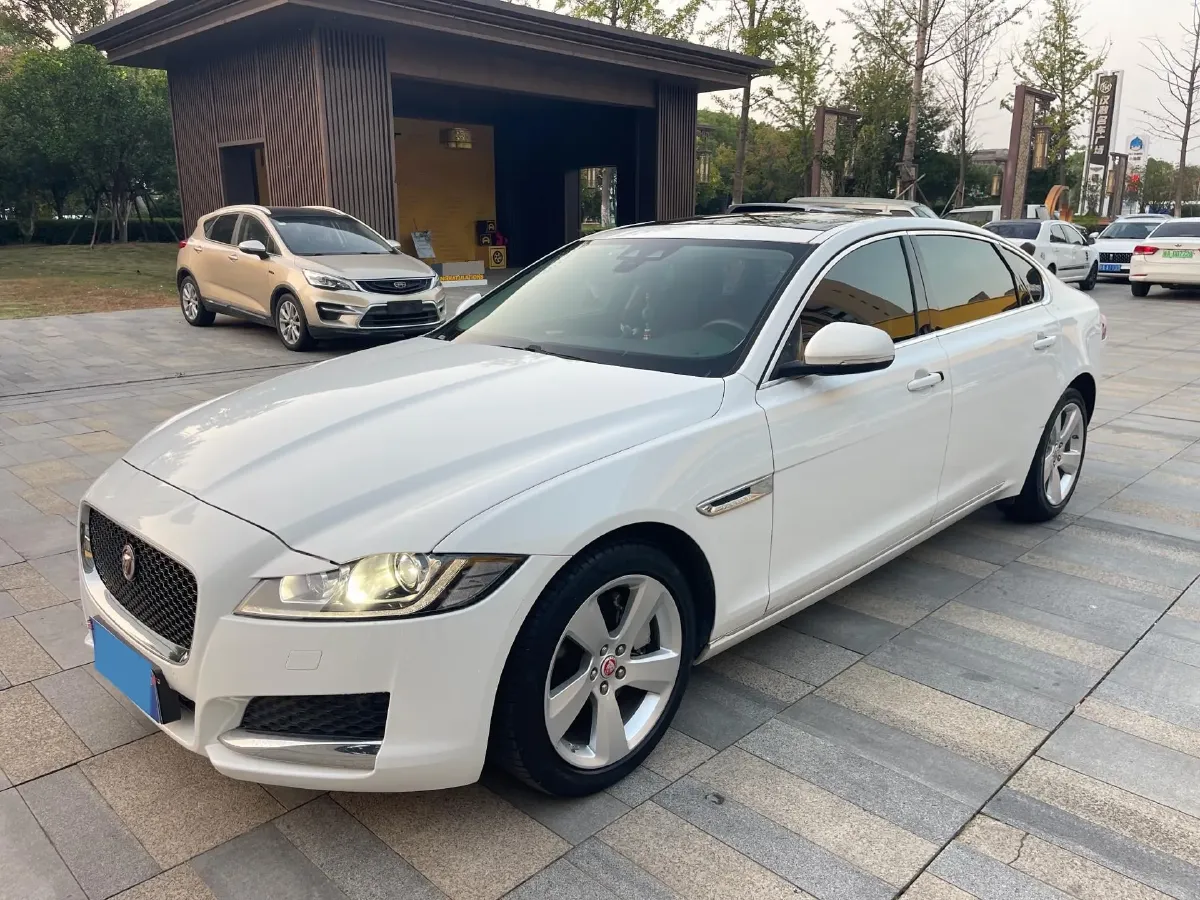 2020 Jaguar XFL 2.0T 200HP L4 8AT,autocango,china used car exporter,china ev exporter,chinese used car exporter,chinese used ev exporter