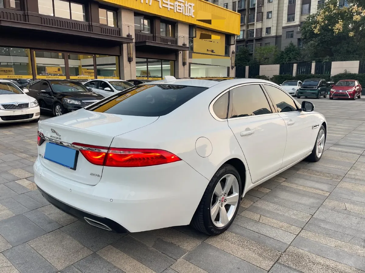 2020 Jaguar XFL 2.0T 200HP L4 8AT,autocango,china used car exporter,china ev exporter,chinese used car exporter,chinese used ev exporter