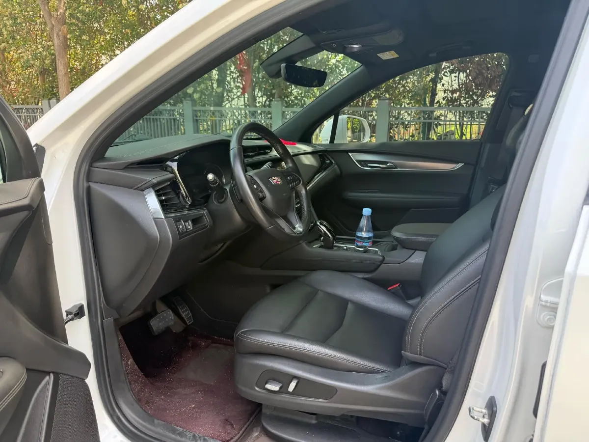 2021 Cadillac XT6 2.0T 237HP L4 9AT,autocango,china used car exporter,china ev exporter,chinese used car exporter,chinese used ev exporter