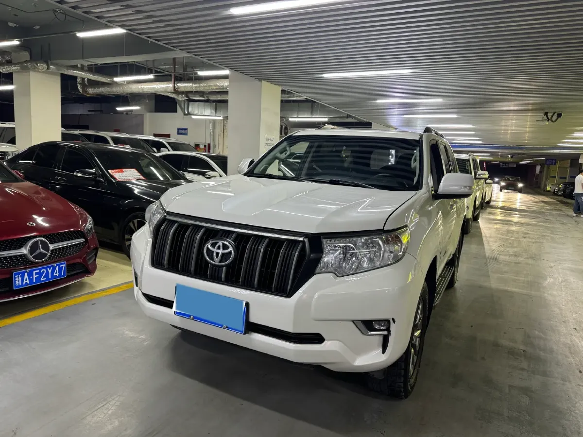 2018 Land Rover Discovery Sport 2.0T 241HP L4 9AT,autocango,china used car exporter,china ev exporter,chinese used car exporter,chinese used ev exporter