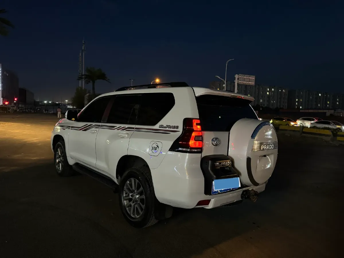 2018 Land Rover Discovery Sport 2.0T 241HP L4 9AT,autocango,china used car exporter,china ev exporter,chinese used car exporter,chinese used ev exporter