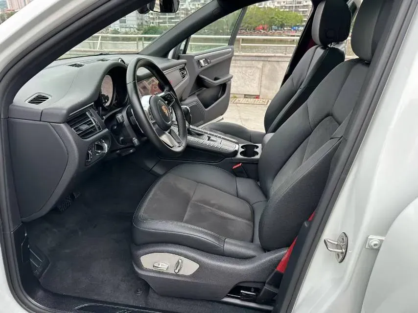 2018 Porsche Macan 2.0T 252HP L4 7DCT,autocango,china used car exporter,china ev exporter,chinese used car exporter,chinese used ev exporter