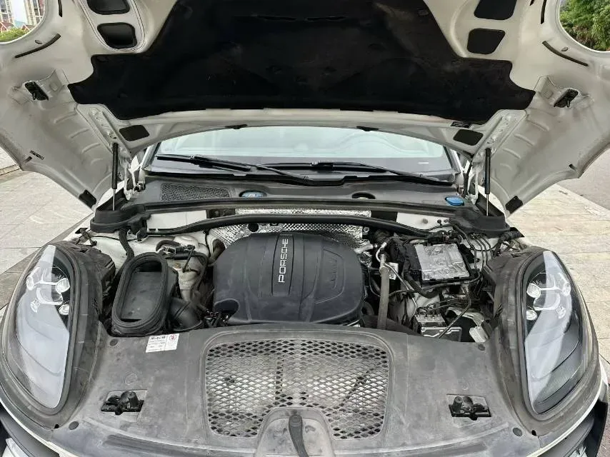 2018 Porsche Macan 2.0T 252HP L4 7DCT,autocango,china used car exporter,china ev exporter,chinese used car exporter,chinese used ev exporter