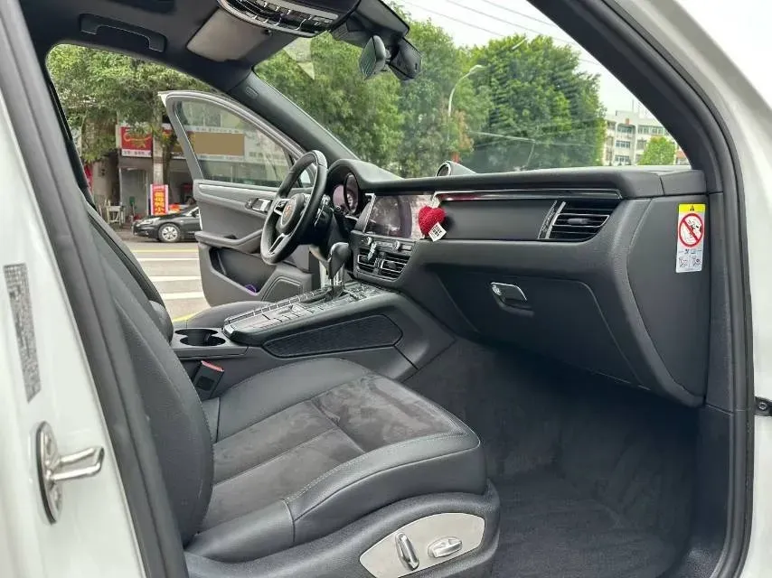 2018 Porsche Macan 2.0T 252HP L4 7DCT,autocango,china used car exporter,china ev exporter,chinese used car exporter,chinese used ev exporter