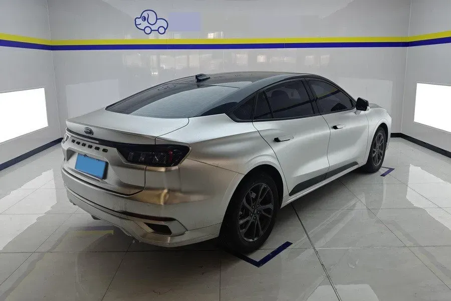 2025 Ford Mondeo 2.0T 254HP L4 8AT,autocango,china used car exporter,china ev exporter,chinese used car exporter,chinese used ev exporter