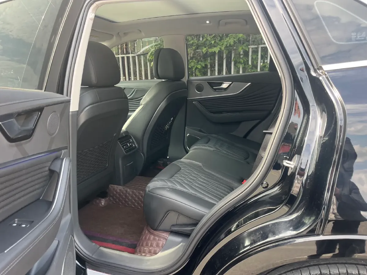 2023 HongQi HS5 2.0T 252HP L4 8AT,autocango,china used car exporter,china ev exporter,chinese used car exporter,chinese used ev exporter