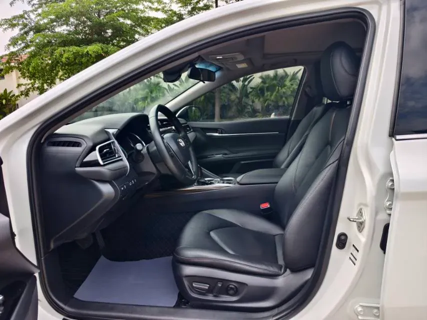 2019 Toyota Camry 2.5L 209HP L4 8AT,autocango,china used car exporter,china ev exporter,chinese used car exporter,chinese used ev exporter