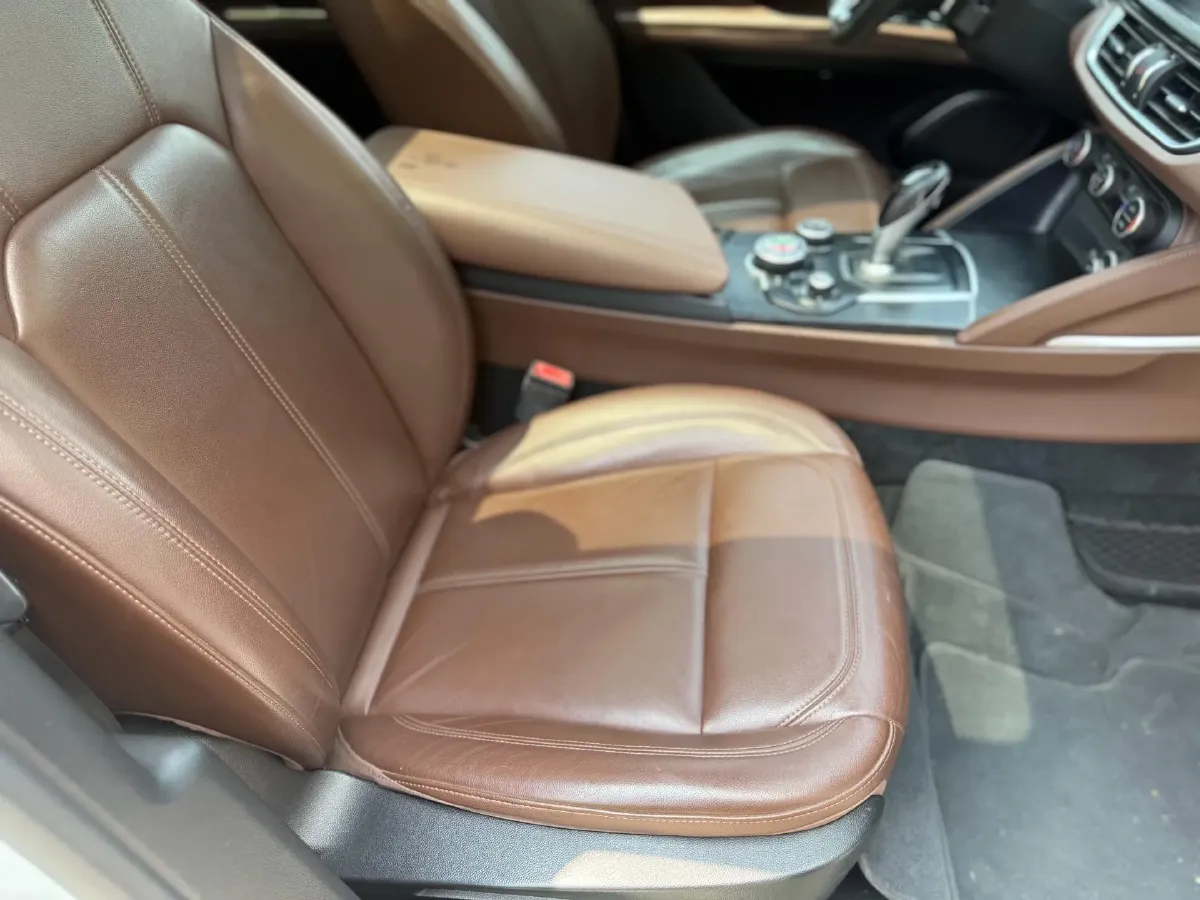 2017 Alfa Romeo Stelvio 2.0T 280HP L4 8AT,autocango,china used car exporter,china ev exporter,chinese used car exporter,chinese used ev exporter