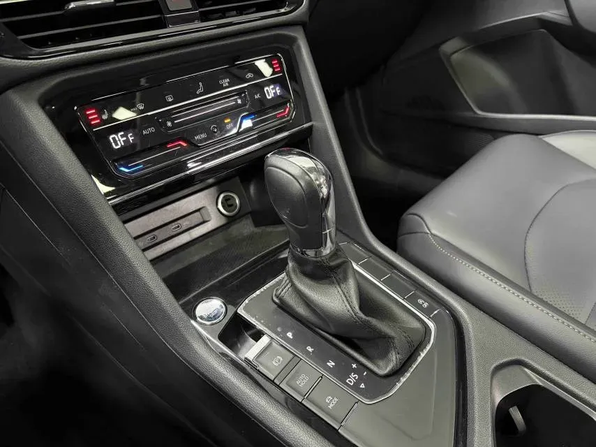 2022 MAXUS XinTu V90 2.0T 150HP L4 6AT,autocango,china used car exporter,china ev exporter,chinese used car exporter,chinese used ev exporter