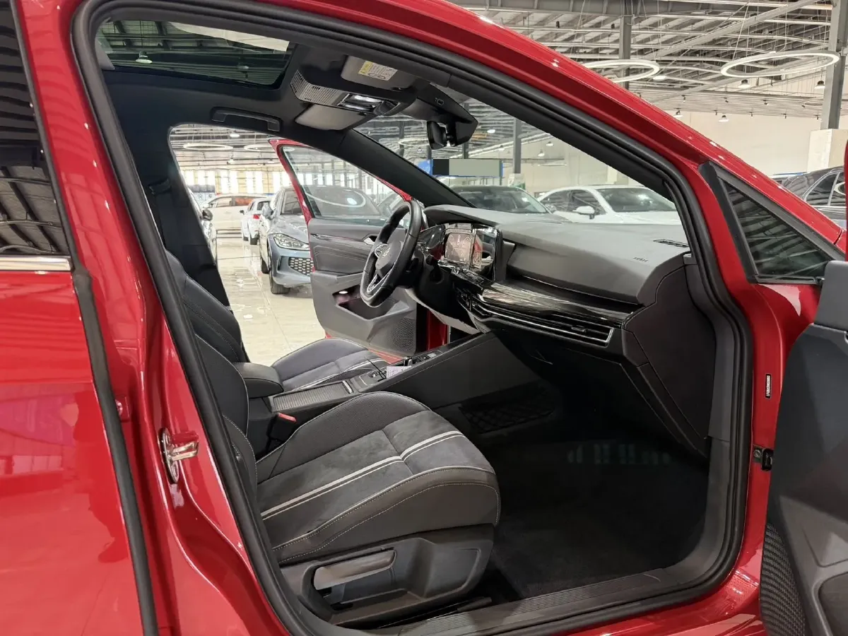 2021 Volkswagen Golf 1.4T 150HP L4 7DCT,autocango,china used car exporter,china ev exporter,chinese used car exporter,chinese used ev exporter