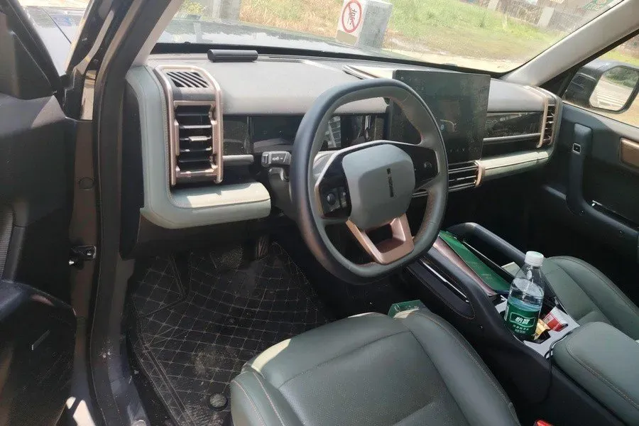 2024 Dongfeng RuiQi 7 2.0T 228HP L4 8AT,autocango,china used car exporter,china ev exporter,chinese used car exporter,chinese used ev exporter